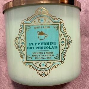 Peppermint hot chocolate white barn candle